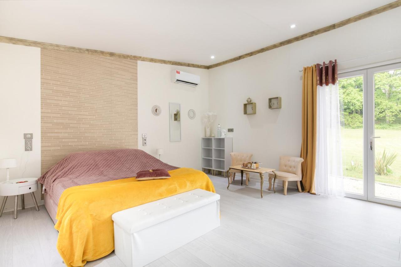 Bed and Breakfast Domaine Mon Doux Reve Террассон-Лавільдьє Екстер'єр фото