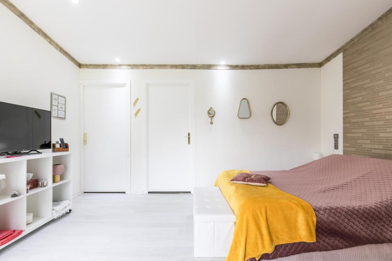 Bed and Breakfast Domaine Mon Doux Reve Террассон-Лавільдьє Екстер'єр фото