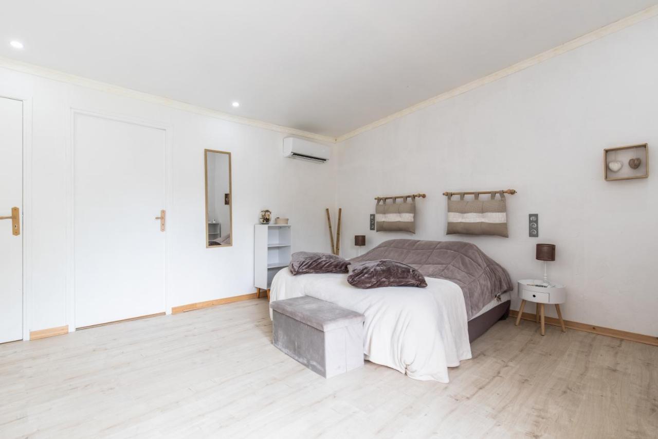 Bed and Breakfast Domaine Mon Doux Reve Террассон-Лавільдьє Екстер'єр фото